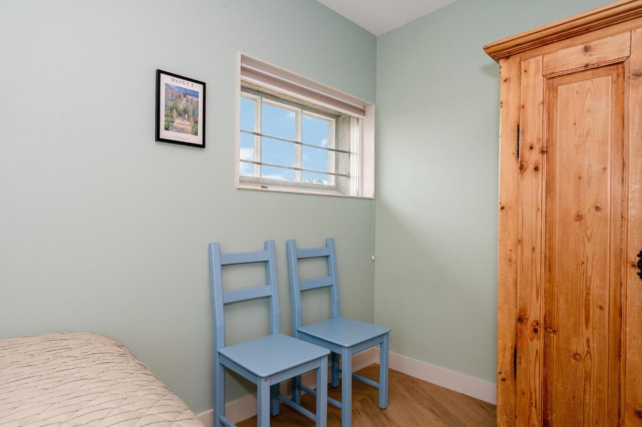 Appartement De Dageraad In Monumentale Boerderij Kimswerd エクステリア 写真