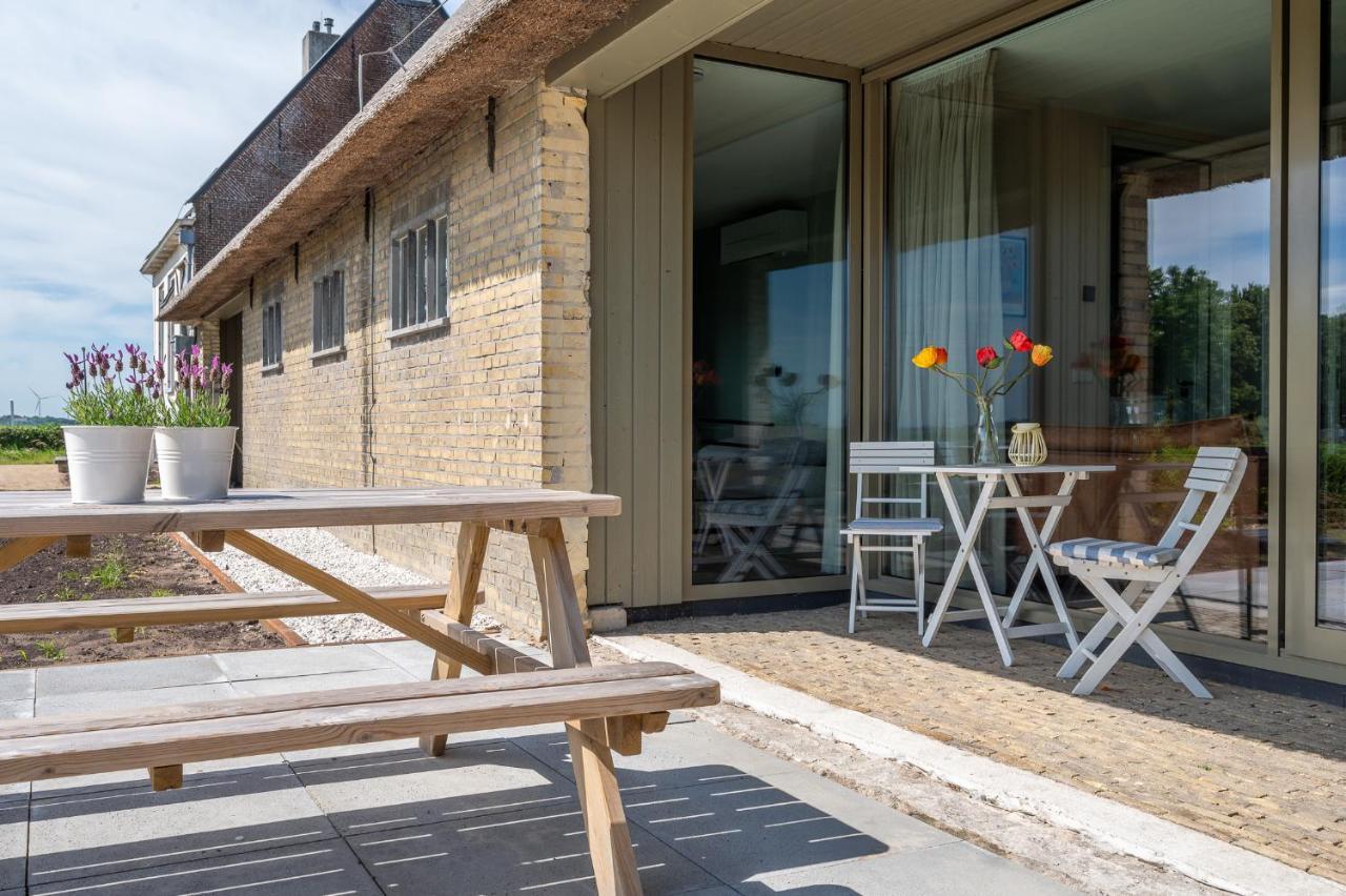 Appartement De Dageraad In Monumentale Boerderij Kimswerd エクステリア 写真
