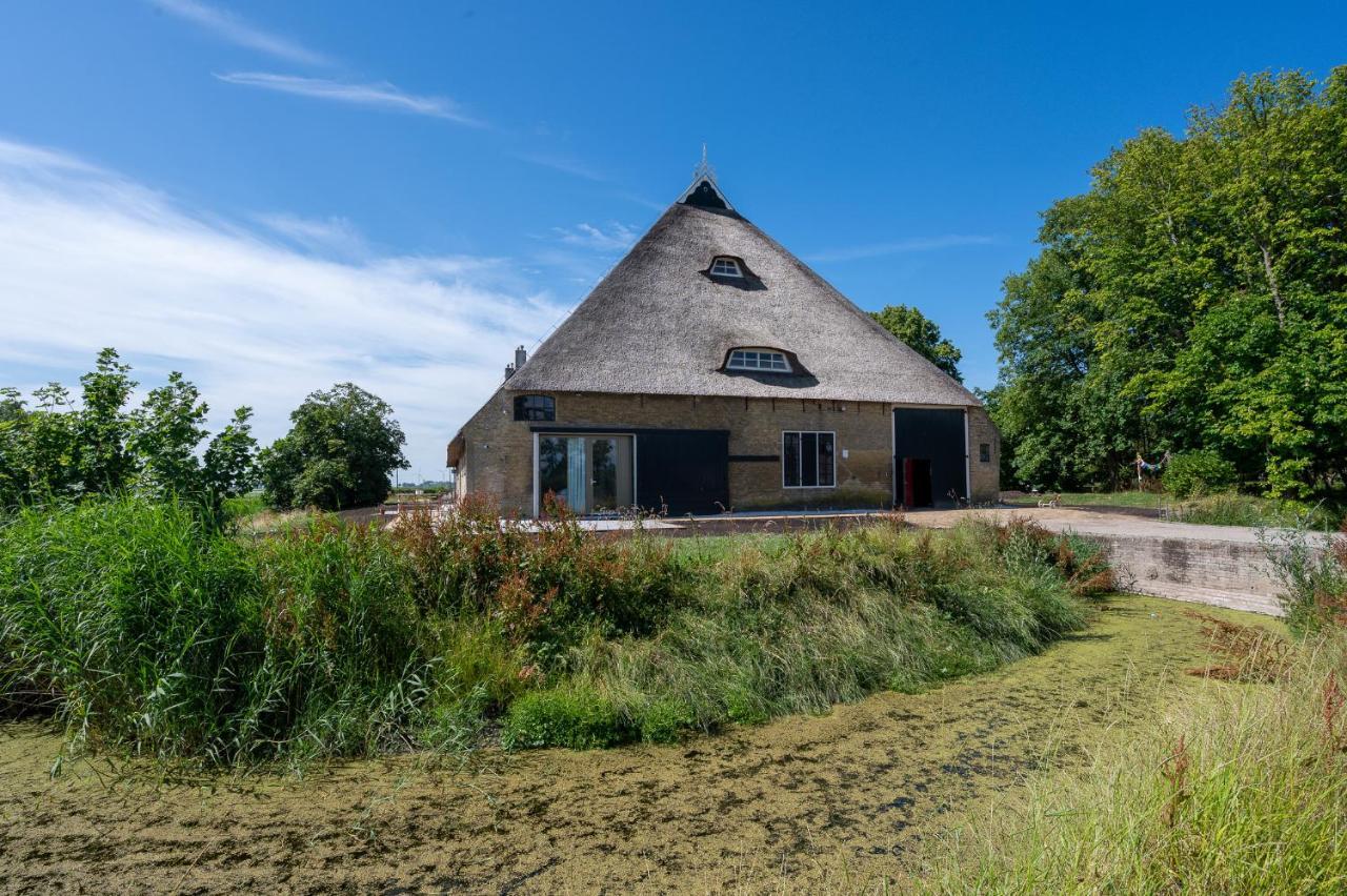 Appartement De Dageraad In Monumentale Boerderij Kimswerd エクステリア 写真