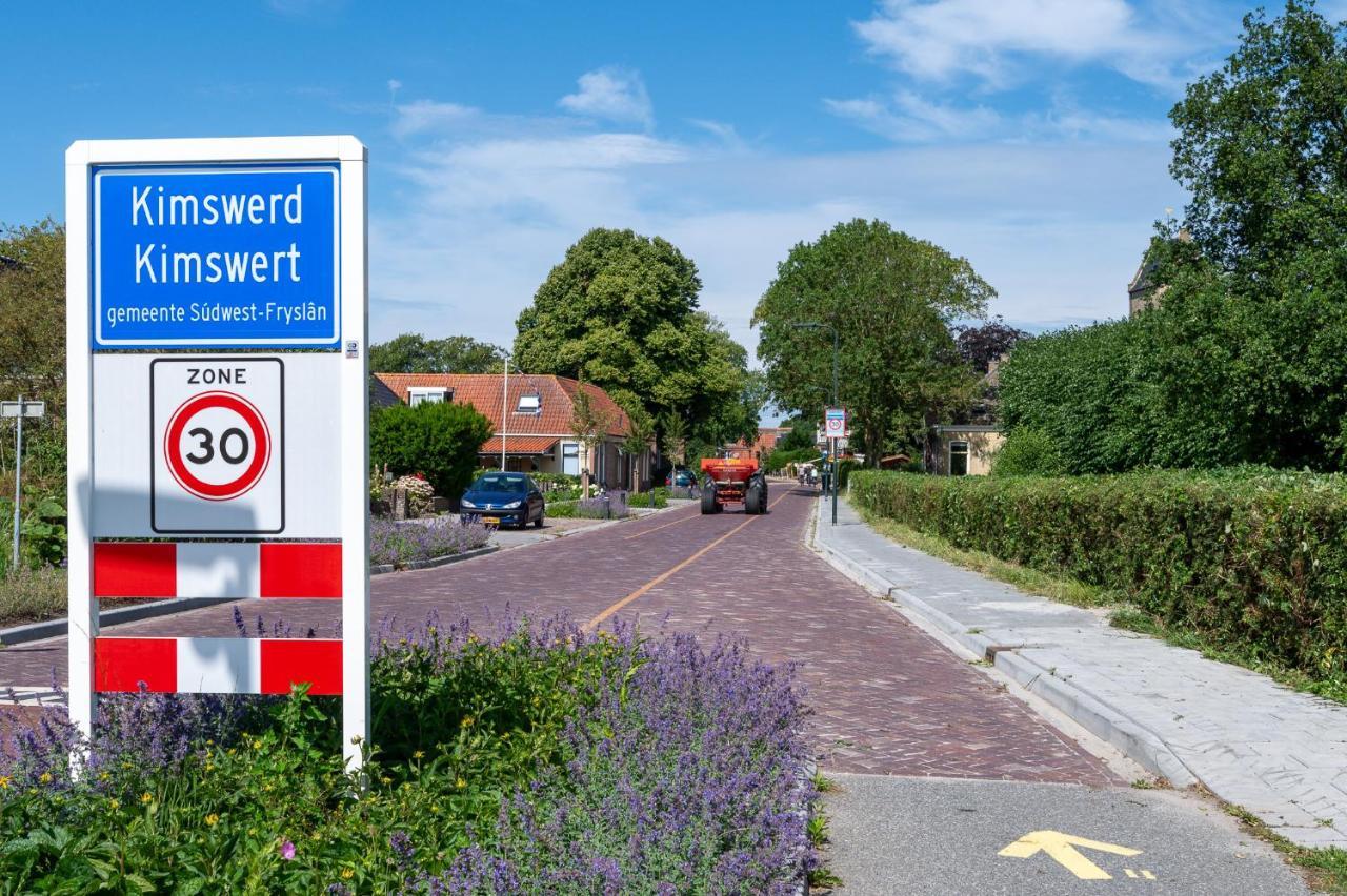 Appartement De Dageraad In Monumentale Boerderij Kimswerd エクステリア 写真