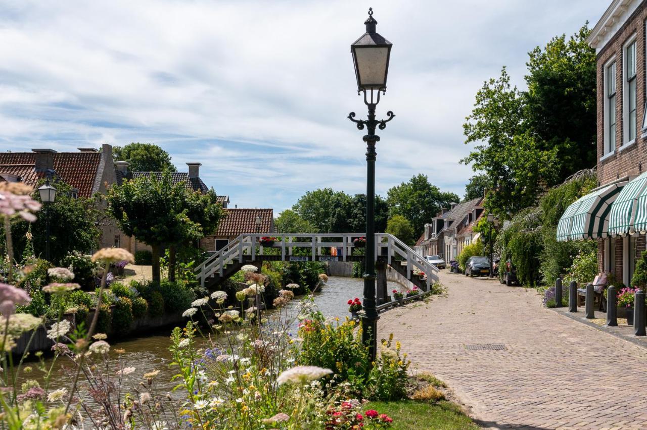 Appartement De Dageraad In Monumentale Boerderij Kimswerd エクステリア 写真