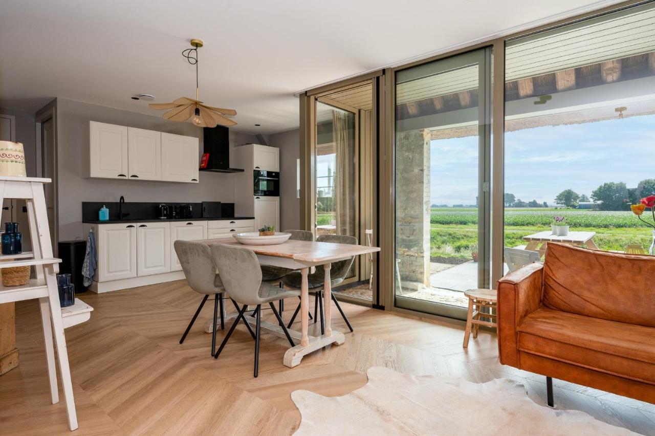 Appartement De Dageraad In Monumentale Boerderij Kimswerd エクステリア 写真