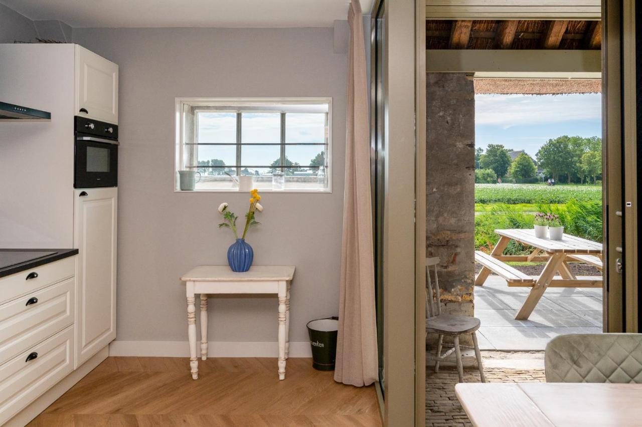 Appartement De Dageraad In Monumentale Boerderij Kimswerd エクステリア 写真