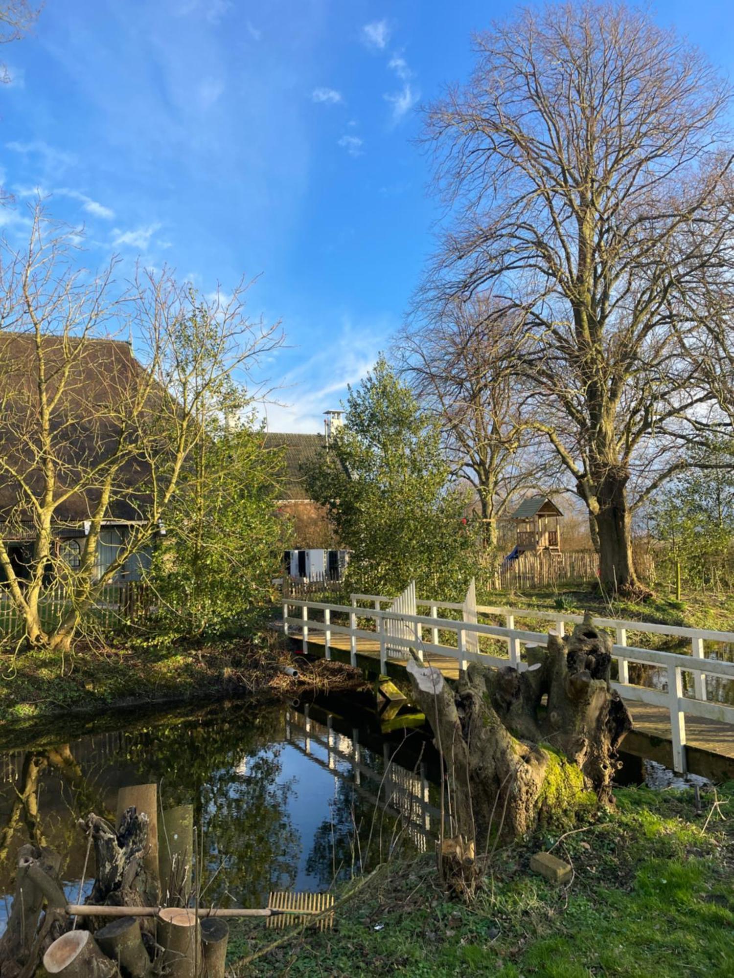 Appartement De Dageraad In Monumentale Boerderij Kimswerd エクステリア 写真